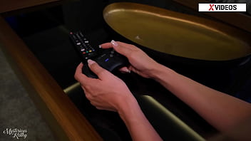 Kakak Tiri Yang Tak Sengaja Membungkuk Main Game Dan Dihardcore Dari Belakang: Adegan Panas Mysteriouskathy