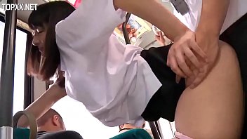 Pantat Montok Di Dalam Bus