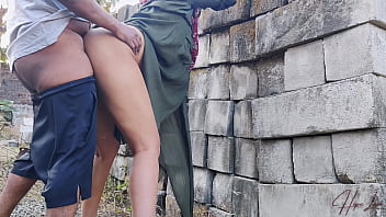 Istri Indonesia Yang Bergairah Dihardiki Di Tempat Terbuka