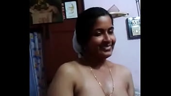 Gadis Desi Ranum Yang Menggoda