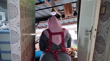 Nenek Muslim Indonesia Montok Dan Menggoda