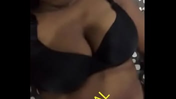 Gadis Desi Yang Menggoda