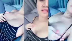 Alondra Meregang Di Ranjang, Meremas Payudara Montoknya Yang Menggoda Hingga Putingnya Menonjol Meminta Perhatian