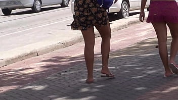 Gostosinha Safada Indo Pra Praia Com Esse Rabo Delicioso Balançando