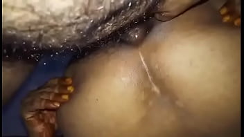 Pasangan Desi Yang Doyan Ditontin Suaminya