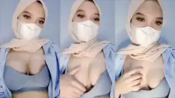 Gadis Berhijab Camilla Menggoda Meremas Payudara Montoknya