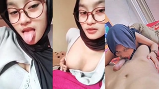 Gadis Berjilbab Manis Yang Doyan Menjilati Kemaluan