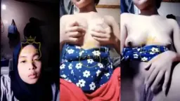Gadis Ukhti Tanggalkan Jilbab, Pamer Memek Dan Toketnya Yang Menggoda