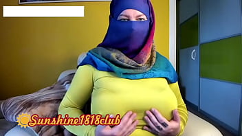 Gadis Muslim Berhijab Arab Dengan Payudara Besar Di Rekaman Kamera Tanggal 2 November