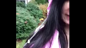 Gadis Asia Bugil Telanjang Basah-basahan Di Tengah Hujan Deras!