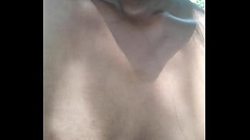 Gadis Desi Memamerkan Payudara Montoknya