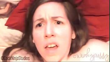 Adik Tiri Miskin Dihardiki Kakak Tiri Di Kamar Mandi – Kontol Ninja Menggoda Memeknya