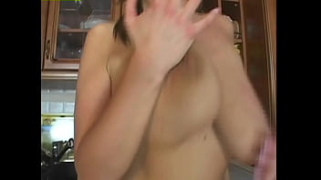 Saksikan Betapa Panasnya Para Milf Ini Ketika Mereka Menggoyang Para Pria Muda!