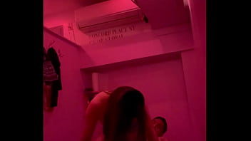 Gadis Oriental Yang Menggoda