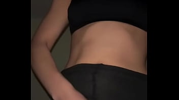 Gadis Muslimah Menggoda Diri Sendiri Di Balik Hijab, Memuaskan Napsu Hingga Klimaks