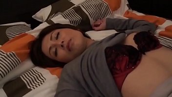 Indo Jepang Tiri Yang Panas Menggoda Menggairahkan Anak Muda