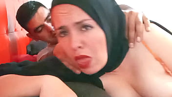 Perempuan Muslim India Berhijab Ditiduri Dengan Kasar