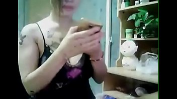 Gadis Oriental Yang Menggoda Dengan Angka Tujuh