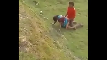 बीच मैदान में जंगली चुदाई