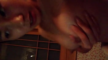 Gadis Cina Yang Menggoda Bagian 1