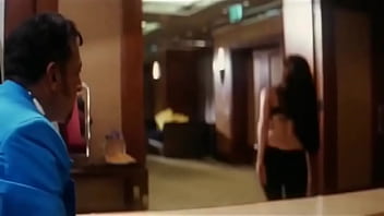 Gadis India Seksi Dengan Kupu-kupu Di Selangkangan Merayu Dengan Gairah Membara