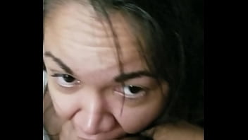 Tenggorokan Asia Yang Dalam Dan Menggoda