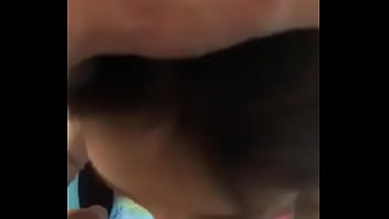 Gadis Tionghoa Seksi Memberikan Blowjob Manis Yang Menggoda