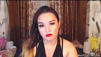 Gadis Brunet Panas Menggodaku Di Depan Webcam