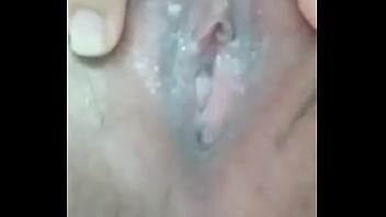 Gadis 19 Tahun Perawan Tiongkok Pamer Memek Mulusnya