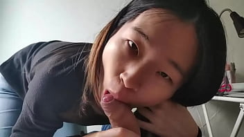 Mengisap Kontol Asia