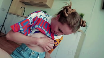 Kakak Tiriku Menggoda Adiknya Di Gym, Membuatnya Meledak Tepat Sebelum Ibu Pulang Ke Rumah – Elena Ross