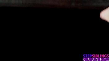 Kejutan Ulang Tahun Kakak – Adik Tiri Mengizinkanku Ngentot Dia Dan Sahabatnya! Musim 11 Episode 1