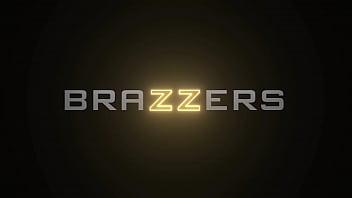 Tukang Reparasi Yang Jadi Ayah Tiri Digoyang Ganas Oleh Payton Preslee Di Brazzers