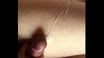 Cowok Tionghoa Mainin Burung Di Rumah