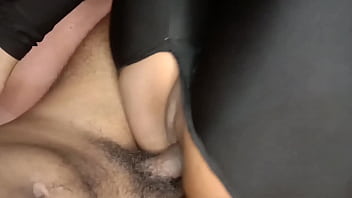 Ibu Tiri India Berlatih Yoga Panas Dengan Putranya, Terjadi Adegan Mesra Penuh Nafsu Dengan Audio Hindi Yang Jelas