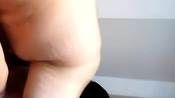 Tidak Ada Acara Seru Di Tv, Jadi Aku Selesaikan Dengan Tukang Ledeng Dan Teman Suamiku, Kami Beraksi Gila-gilaan