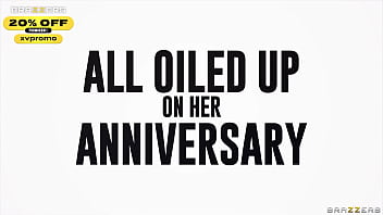 Minyak Membasahi Tubuhnya Di Malam Ulang Tahun, Nikmati Diskon Eksklusif Di Situs Resmi Egypt / Brazzers Dengan Kode Xvpromo