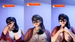 Gadis Berbodi Seksi Dengan Payudara Menggoda