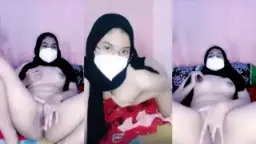 Gadis Berjilbab Cantik Menggairahkan Mengeluh Nikmat