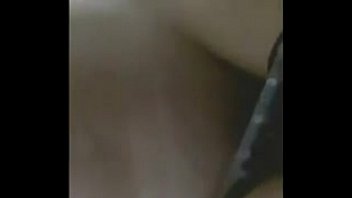 Istri Desi Merangsang Diri Sendiri Di Kamar Mandi