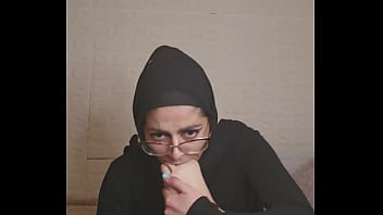 Koleksi Kaki Seksi Mia, Ibu Rumah Tangga Arab Berbalut Niqab