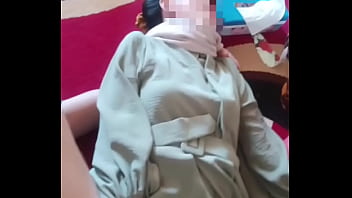 Adik Tiri Berhijab Dibongkar Saat Lebaran