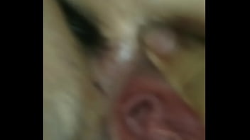 Tawanan Cina Memamerkan Kemaluan Perawan Yang Menggoda