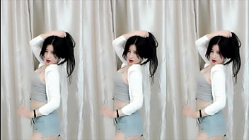 Vũ điệu Số Chín Nóng Bỏng Của Quý Cô Trung Hoa