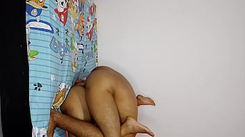 Menggila Di Kamar Adik Tiriku, Istri Jalang Itu Kuterjang Kasar Dan Dia Masuk Saat Kami Masih Panas