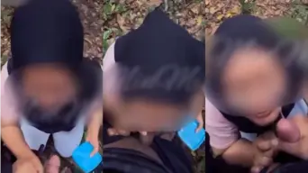 Gadis Berhijab Dihardik Untuk Menghisap Di Tempat Terbuka