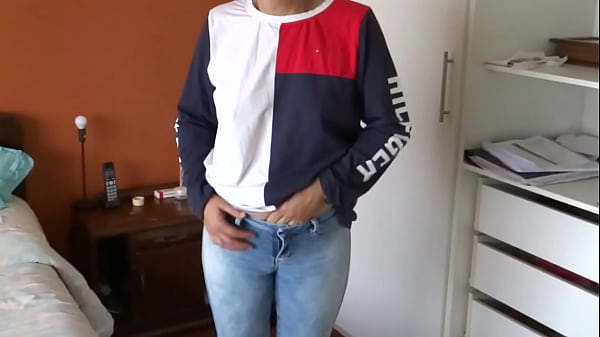 Pembantu Rumah Tangga Berusia 58 Tahun, Ibu Tiri Latin, Menggoda Anak Tetangga Di Kamarnya, Memuaskan Nafsu Hingga Klimaks Dan Meminta Dihamili