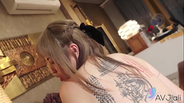 Gadis Tiongkok Dengan Payudara Kecil Yang Haus Akan Kontol Keras.