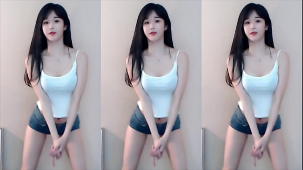 Cô Nàng Trung Quốc Phô Diễn đường Cong Nóng Bỏng Trên Tàu Lượn Siêu Tốc