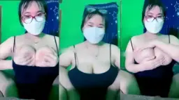 Barista Chindo Montok Berkacamata Dengan Payudara Besar Dan Mulus